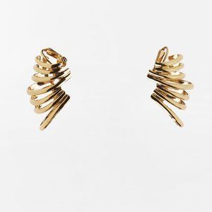 Zara ear cuff / gold earrings